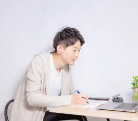 【語学総合アカデミー】mmm. international group - 大学生・専門学生向け英会話コース 【語学総合アカデミー】mmm. international group - 大学生・専門学生向け英会話コース